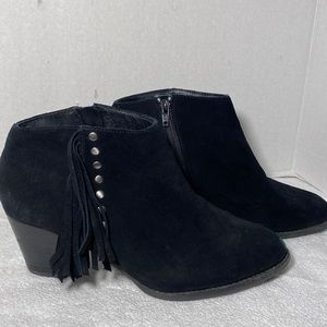 VIONIC Boots Stacked Heel Faros Fringe w/ Fringe and Inside Zipper Closure Sz. 9
